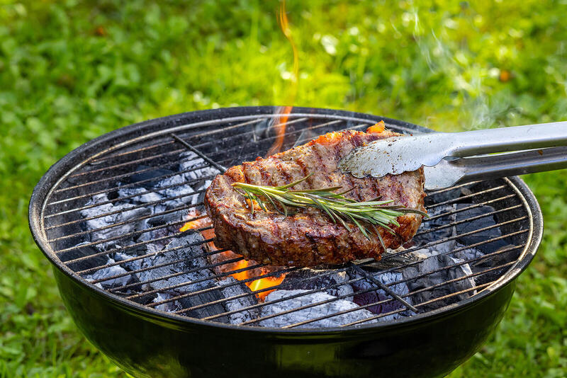 Grill gazowy czy węglowy – który zdrowszy? Jaki grill wybrać?