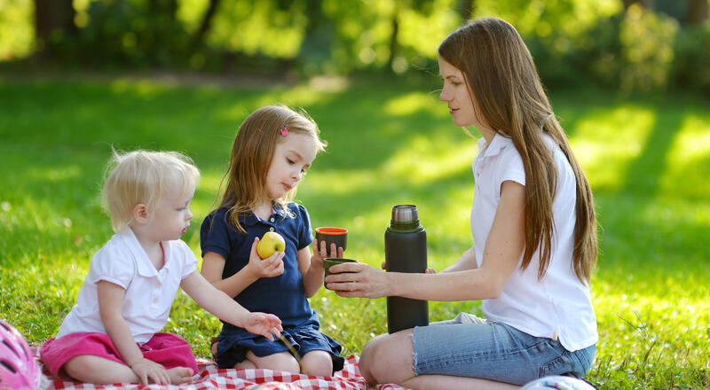 Przekąski na piknik dla dzieci – sprawdź te interesujące propozycje!