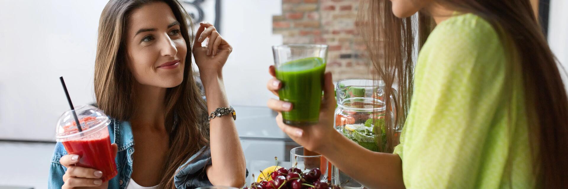 Kobiety pijące smoothie