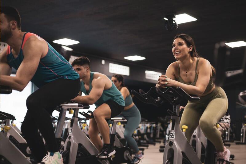 Jaki rower spinningowy? Sprawdź, jak wybrać model do treningu