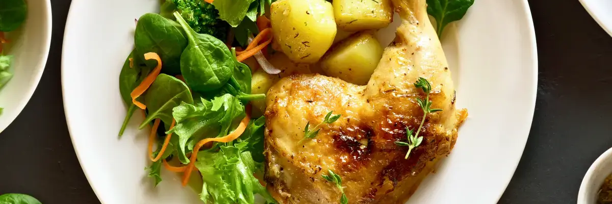 Pieczone udko z kurczaka z ziemniakami i warzywami