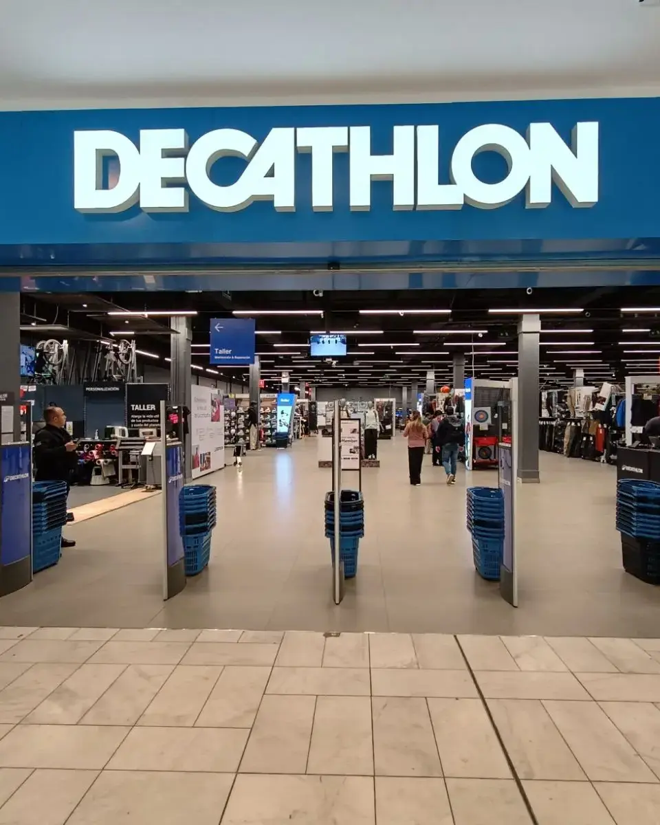 Decathlon Mall Plaza Vespucio