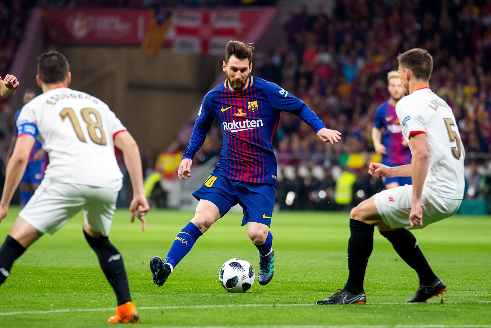 Messi z piłką podczas meczu