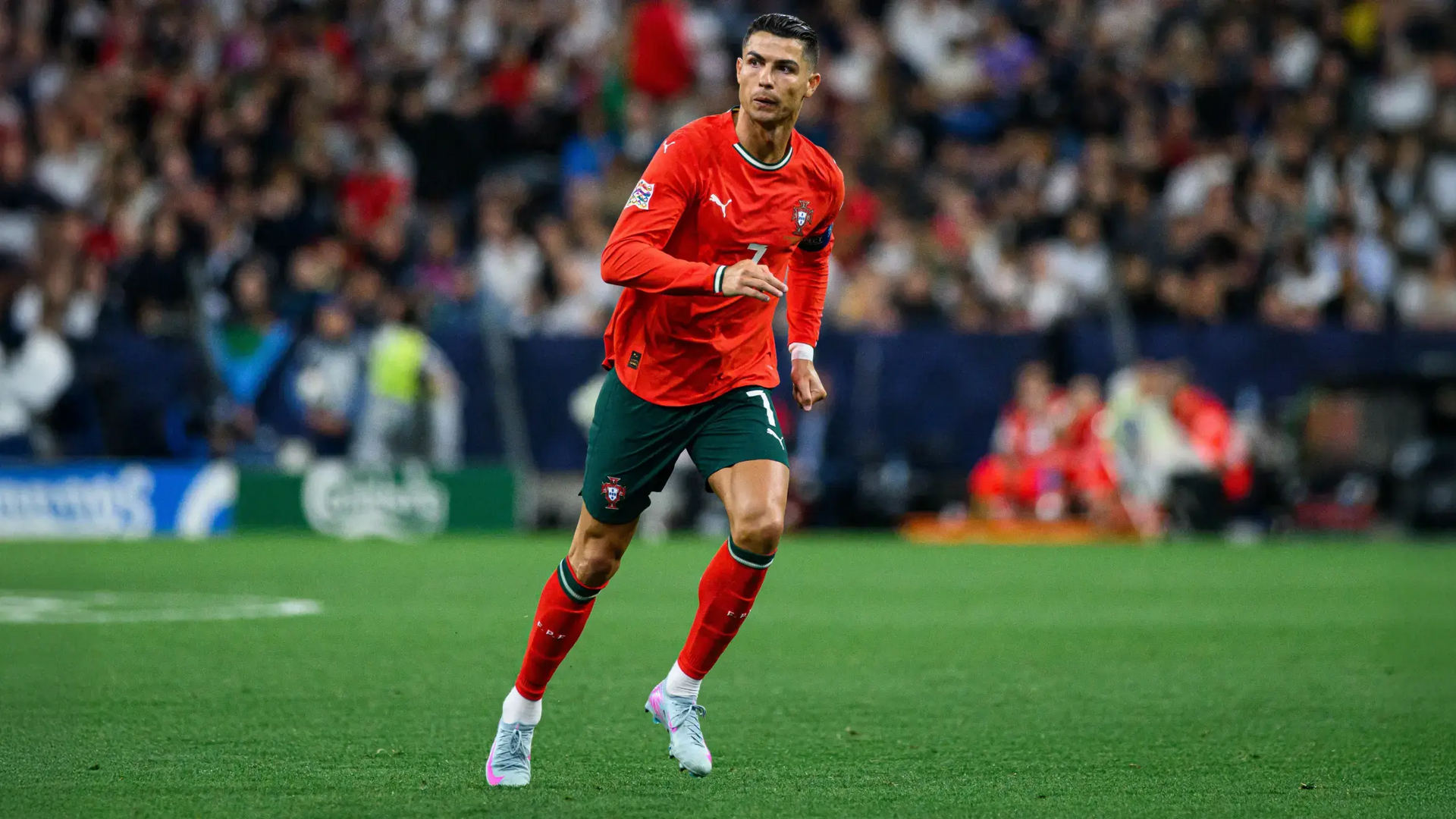 Ronaldo biegający po boisku