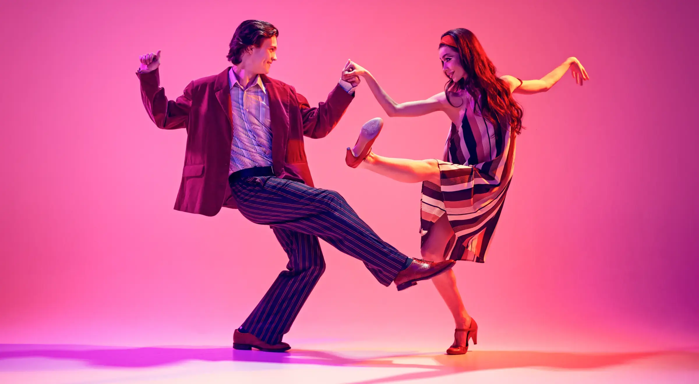Taniec swing i jego style – Lindy Hop, Balboa, Collegiate Shag