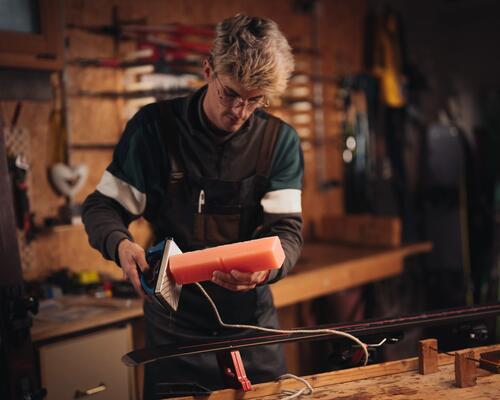 Müssen neue Ski gewachst werden?
