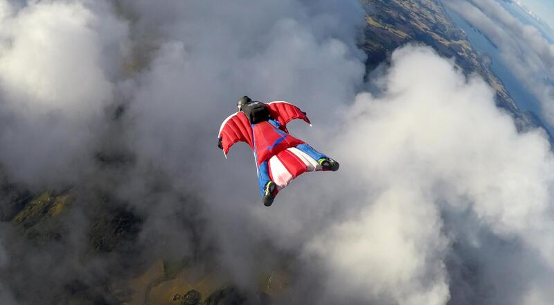 BASE jumping – sport ekstremalny ze skokami w tle