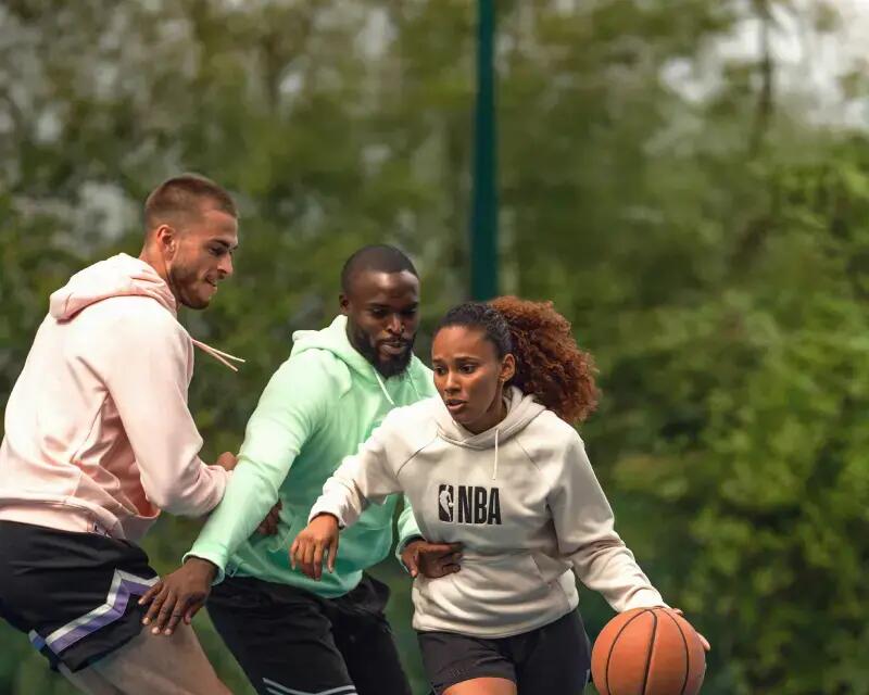¿Cómo Mejorar tu Defensa en el Baloncesto?