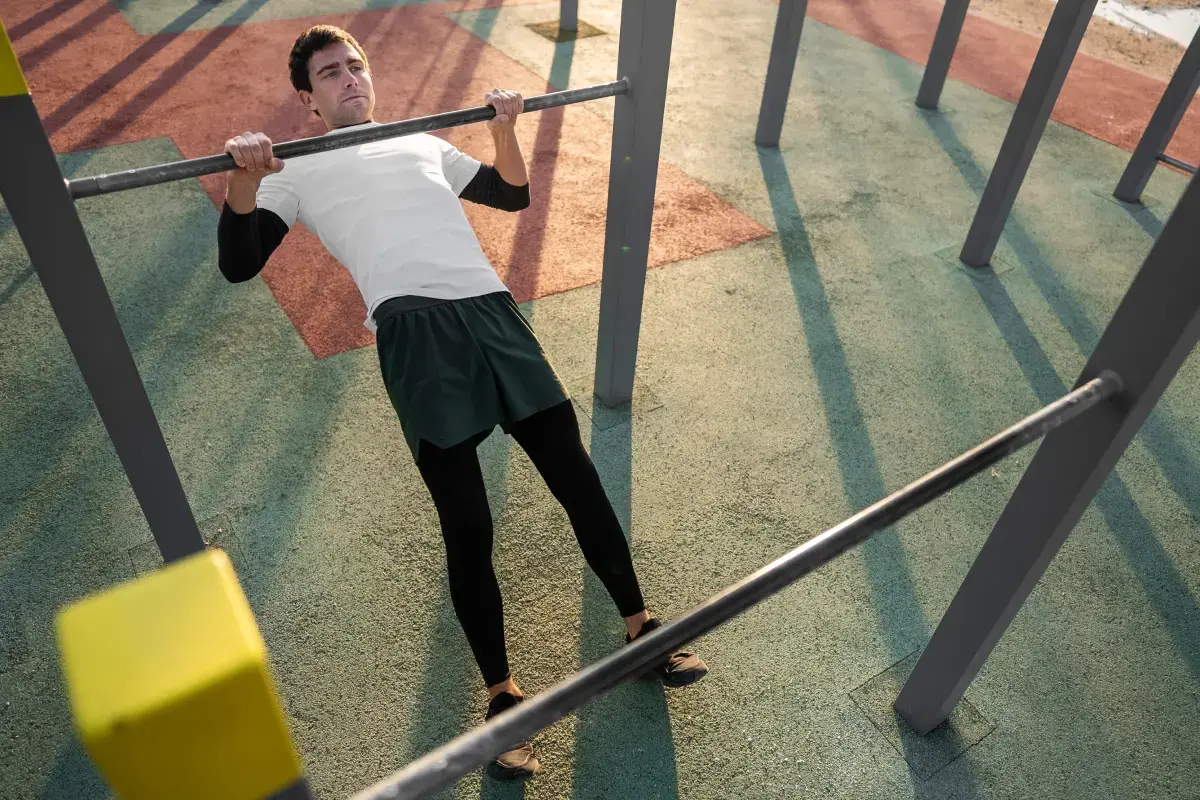 Podciąganie australijskie (Australian pull-up)