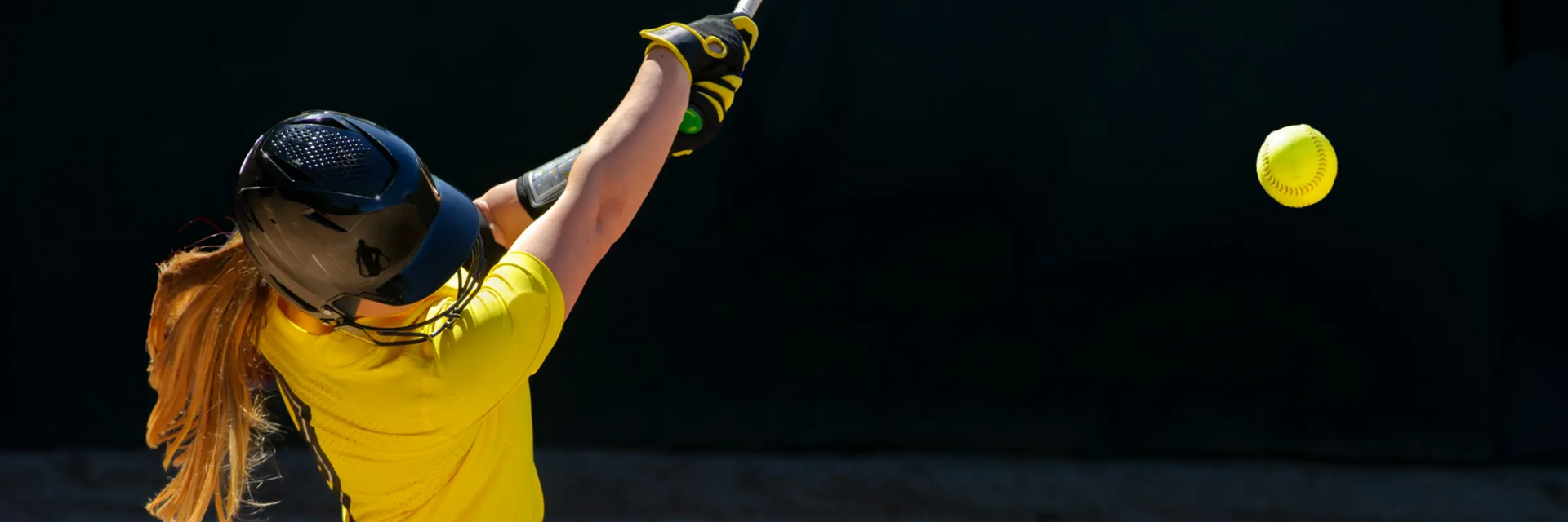Kobieta grająca w softball