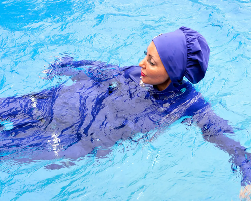 Co to jest burkini? Poznaj strój kąpielowy dla muzułmanek