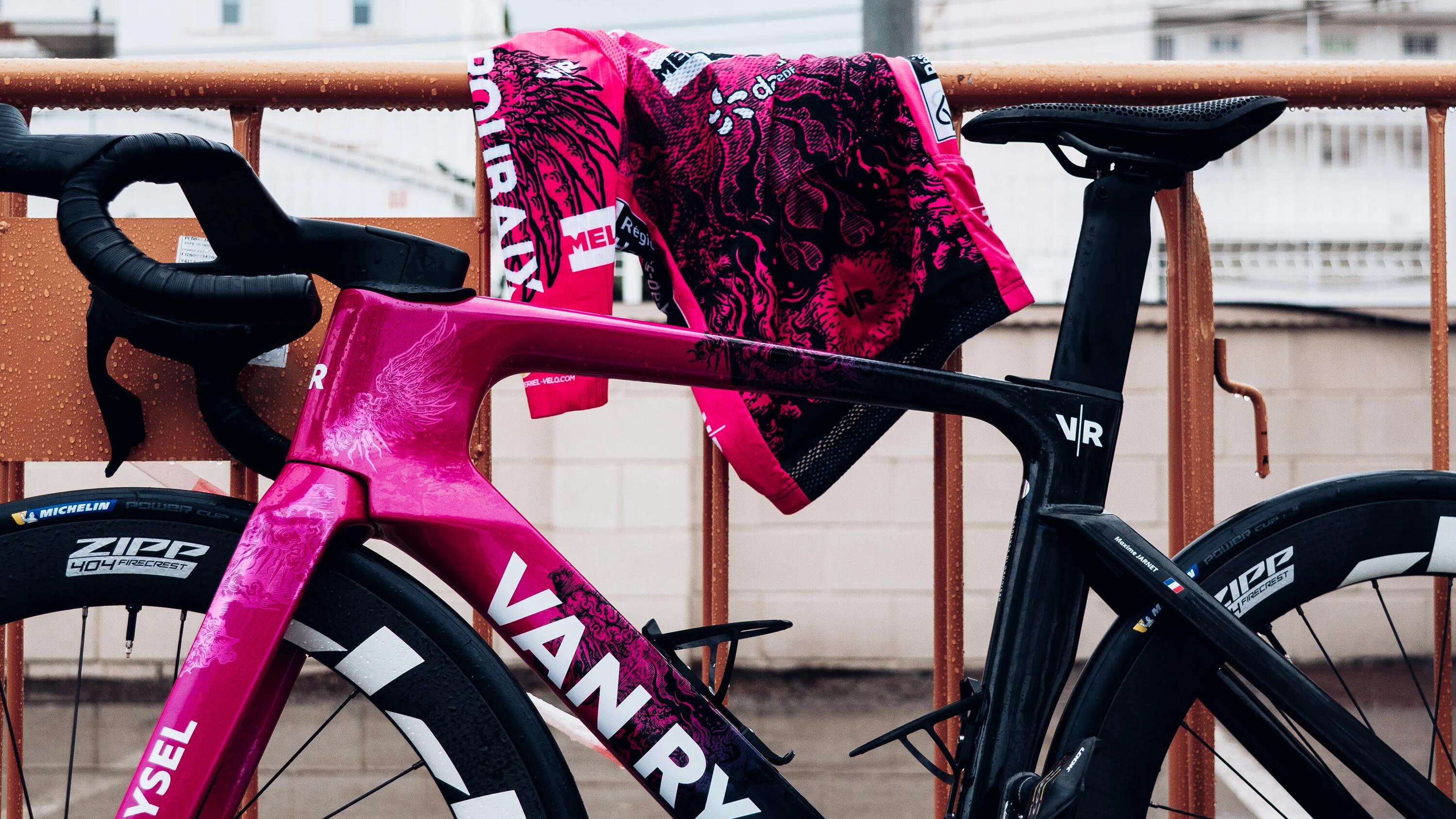 Bicicleta del equipo Van Rysel - Roubaix