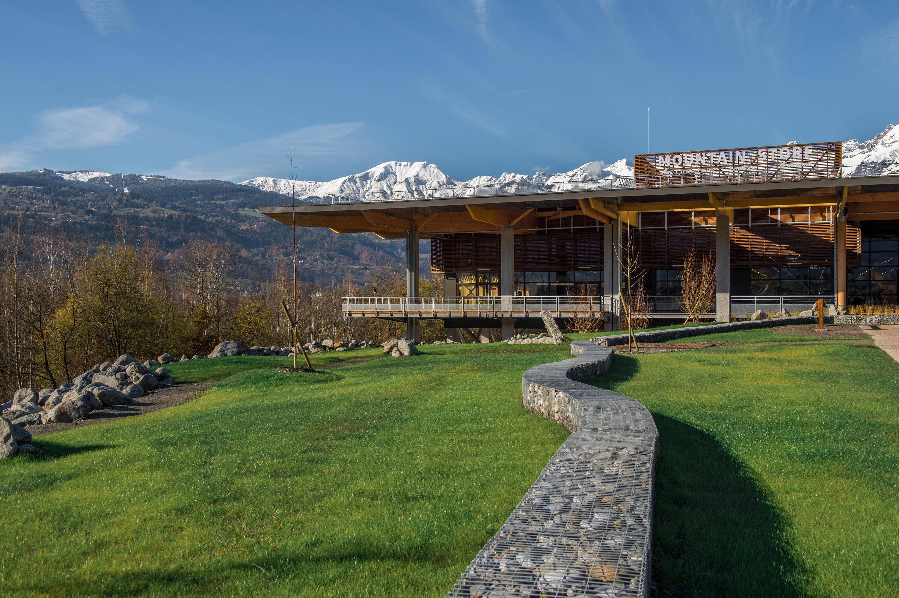 Mountain store Quechua