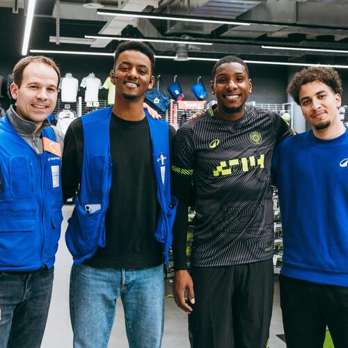 Brighton Labeau: Fussball