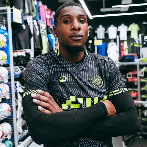 Brighton Labeau: Fussball