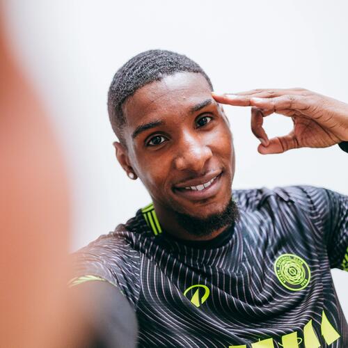 Brighton Labeau: Fussball