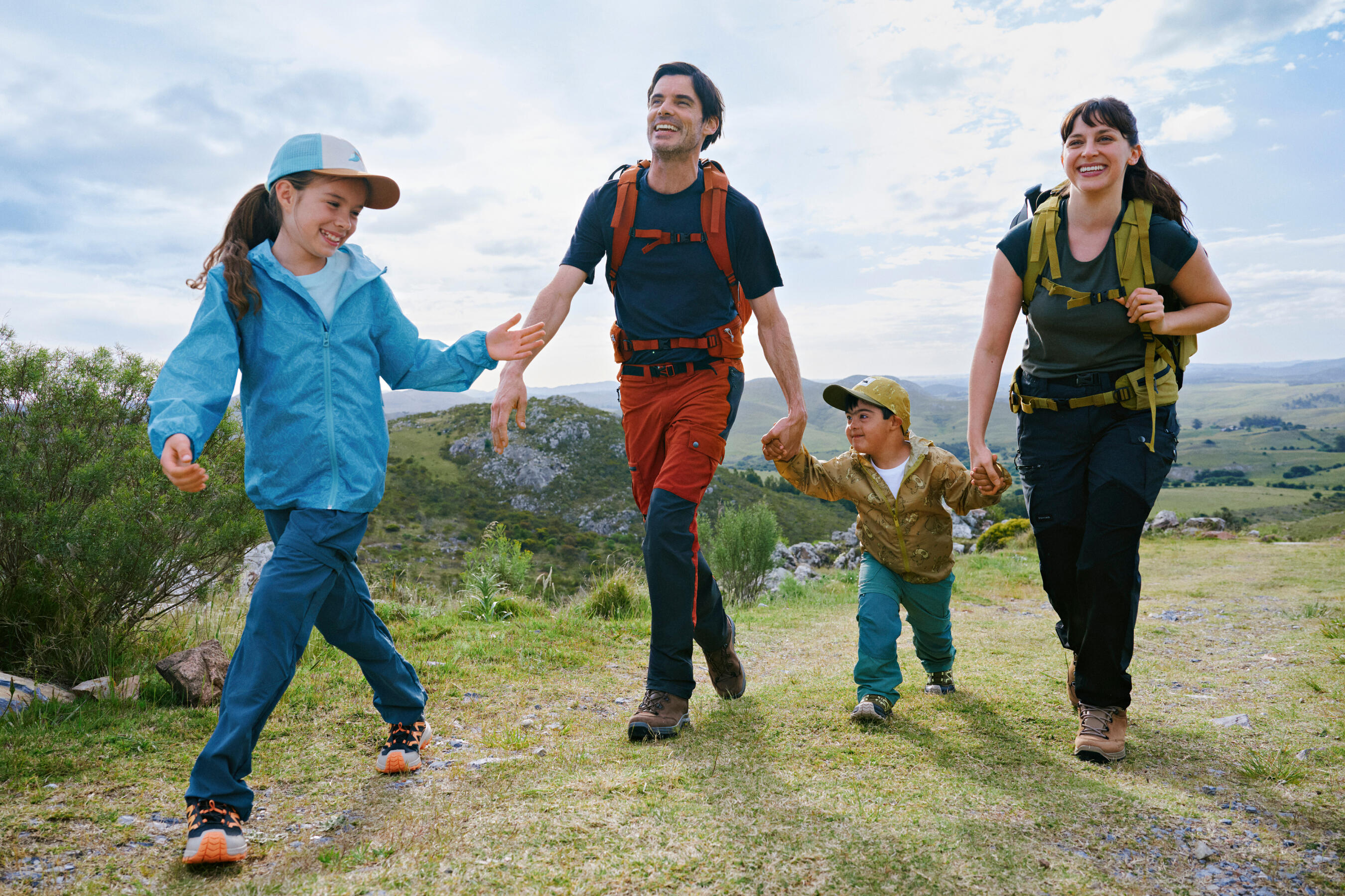 familie aan het wandelen