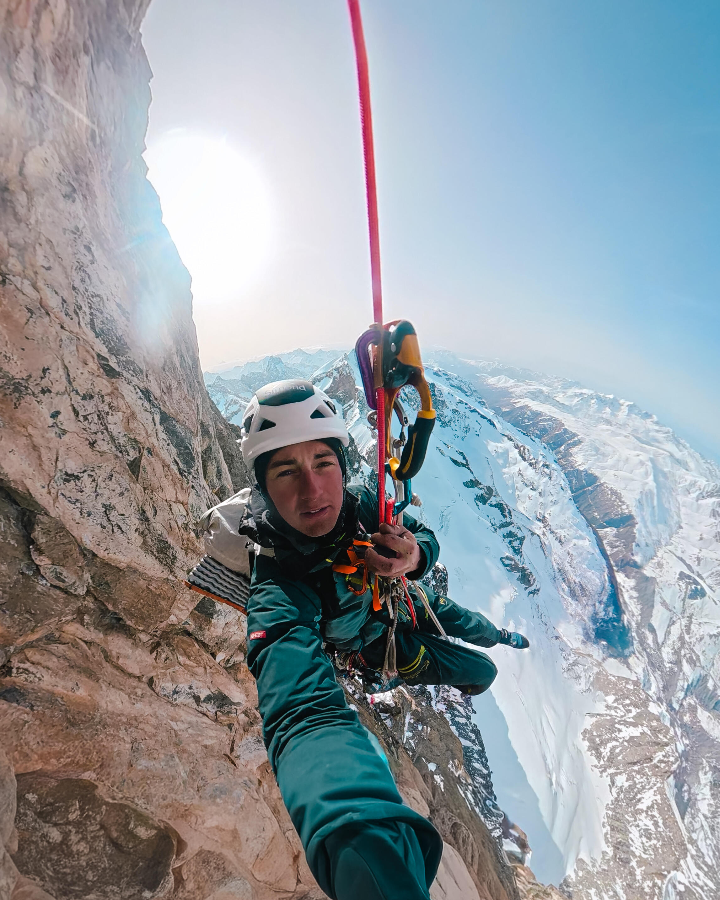 actualité alpinisme ski Ascension de la Directissime des Potes (Ecrins) en solo par Victor Garcin