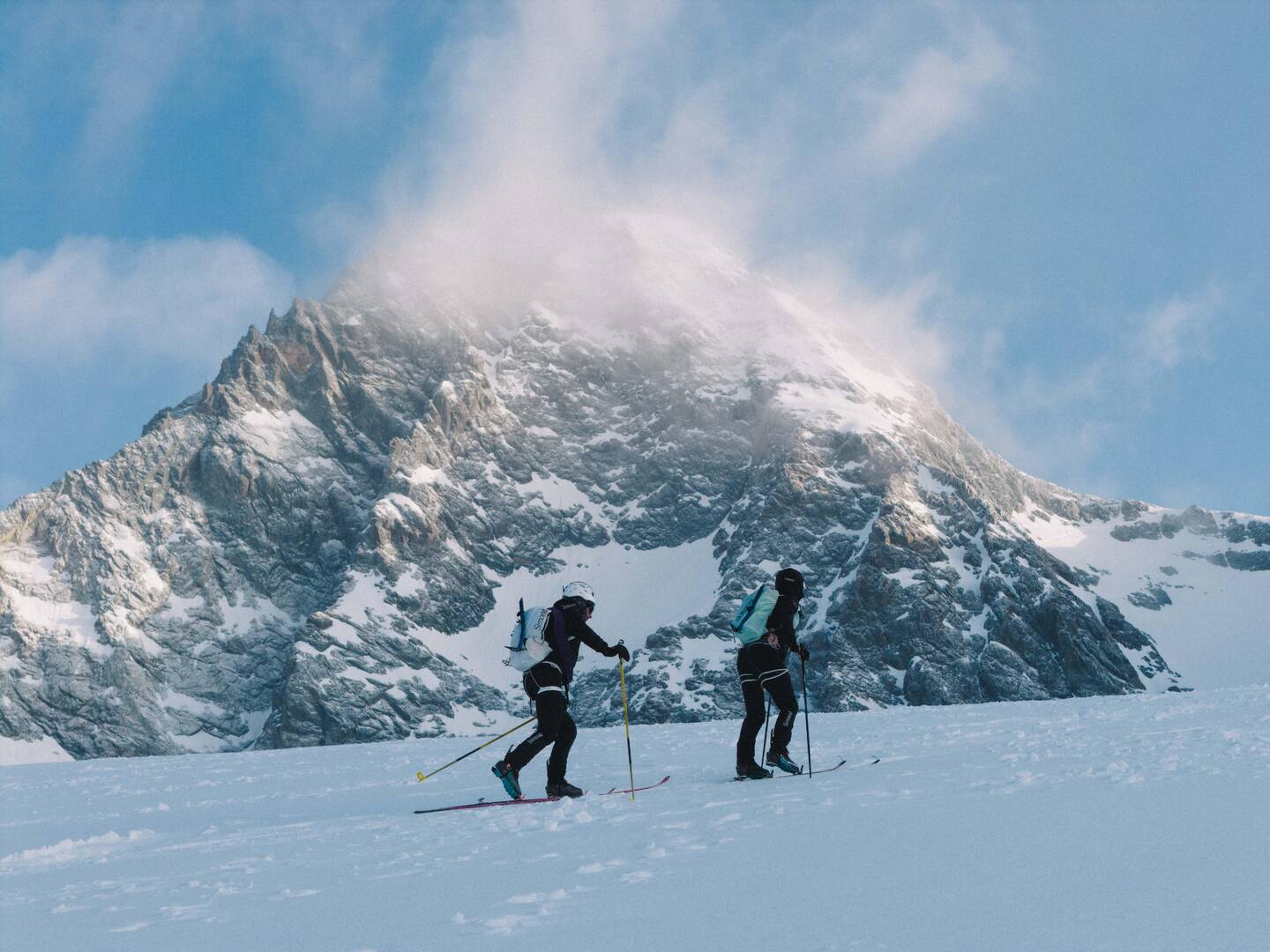 Lieu : traversée des Alpes Photographes : Noa Barrau et Thibaut Marot Dates : du 7 au 26 mars