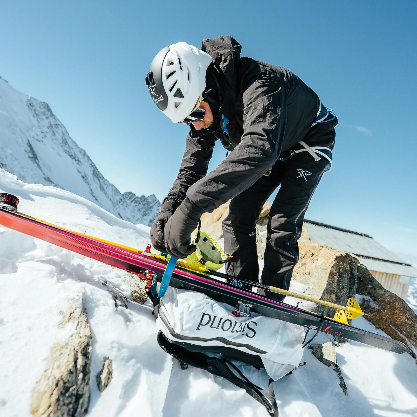 Description : Lieu : Intégral des Alpes Photographes : Noa Barrau et Thibaut Marot Dates : du 7 au 26 mars
