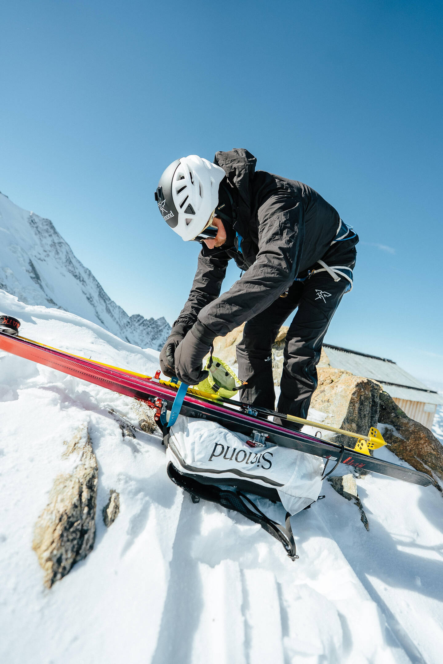 Description : Lieu : Intégral des Alpes Photographes : Noa Barrau et Thibaut Marot Dates : du 7 au 26 mars