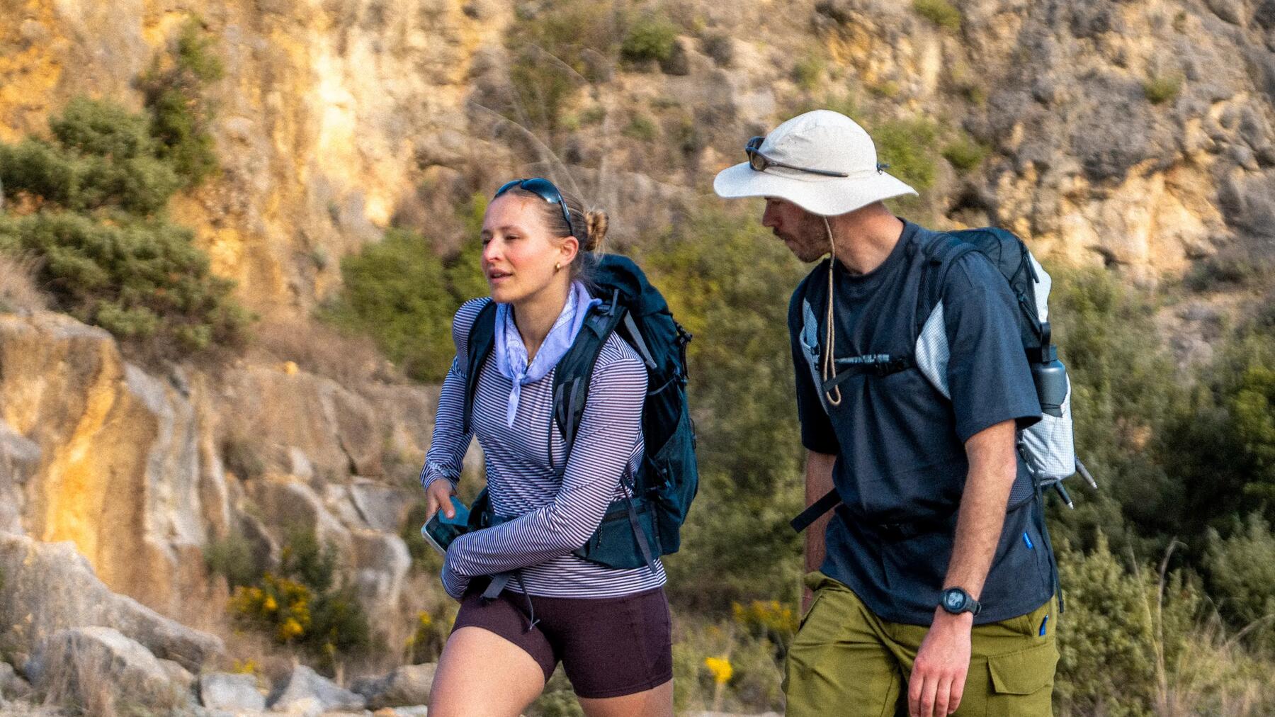 Mit Sonnenhut und Regenjacke bis du perfekt ausgestattet für den Mosel Wanderweg