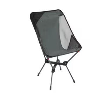 Produktbild eines leichten, faltbaren Campingstuhls in Grau mit Mesh-Gewebe.
