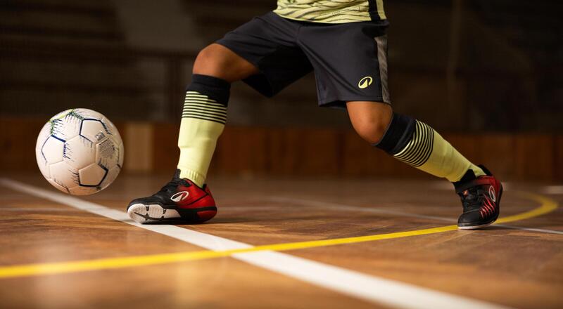 Jaka piłka do futsalu? Jak wybrać piłkę na halę?
