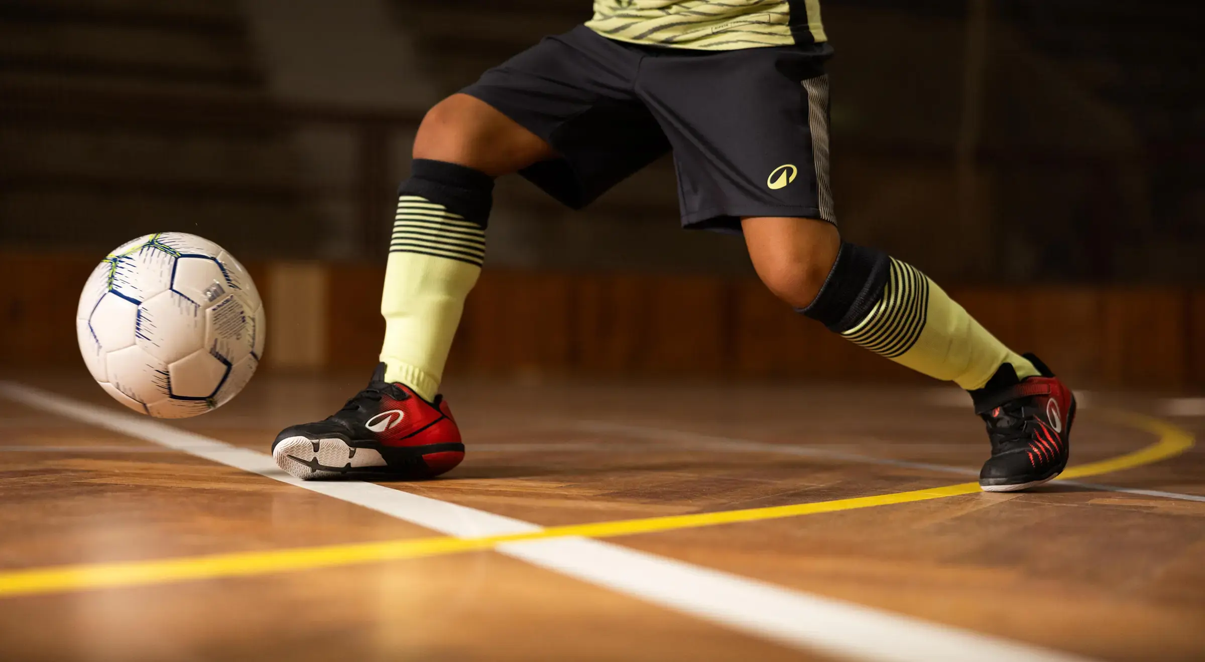Jaka piłka do futsalu? Jak wybrać piłkę na halę?