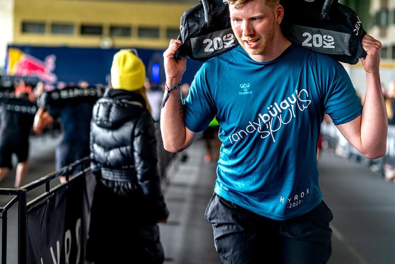 Jaki strój sportowy wybrać na zawody Hyrox? Porady dla sportowców