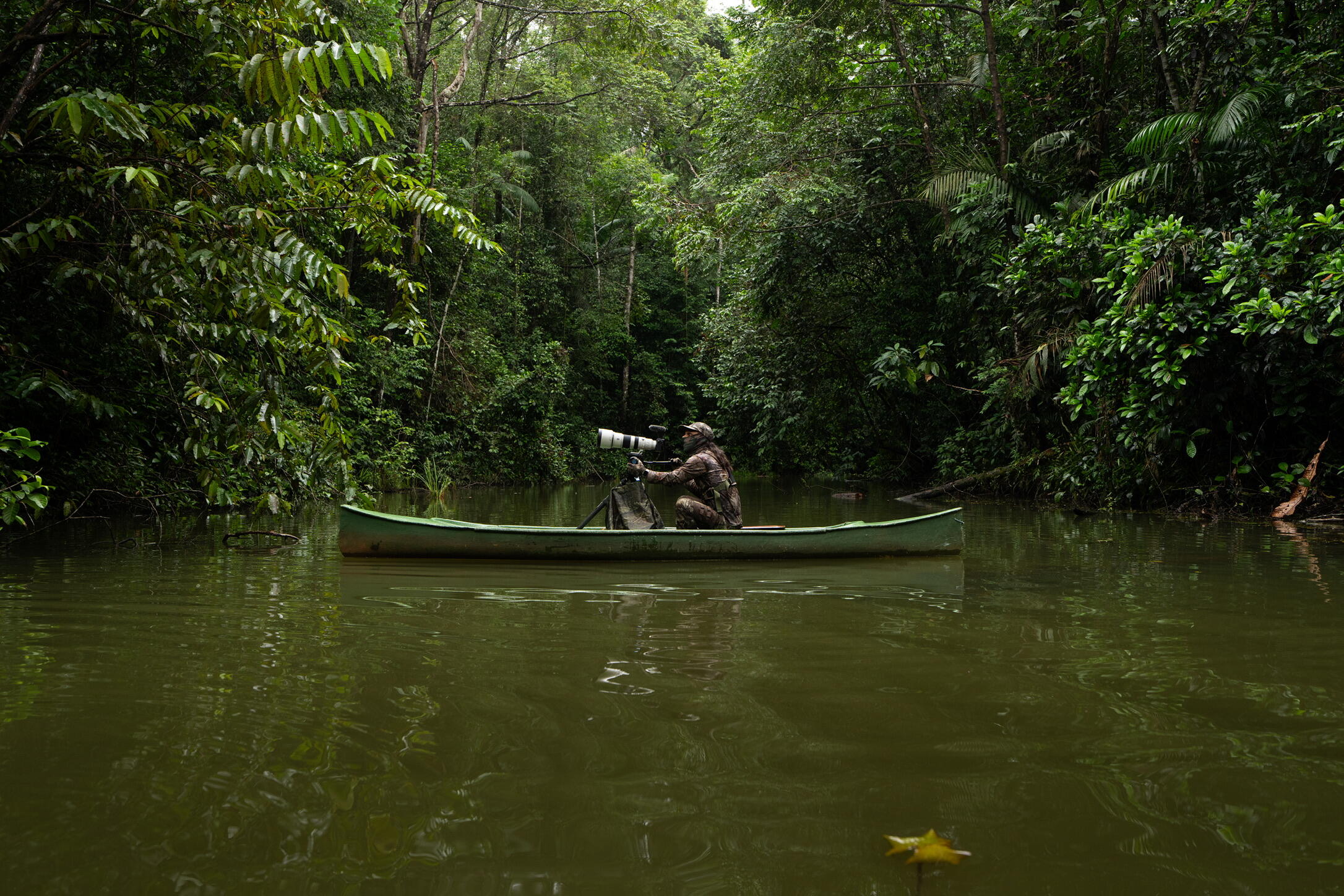 Sasan Amir sur un kayak