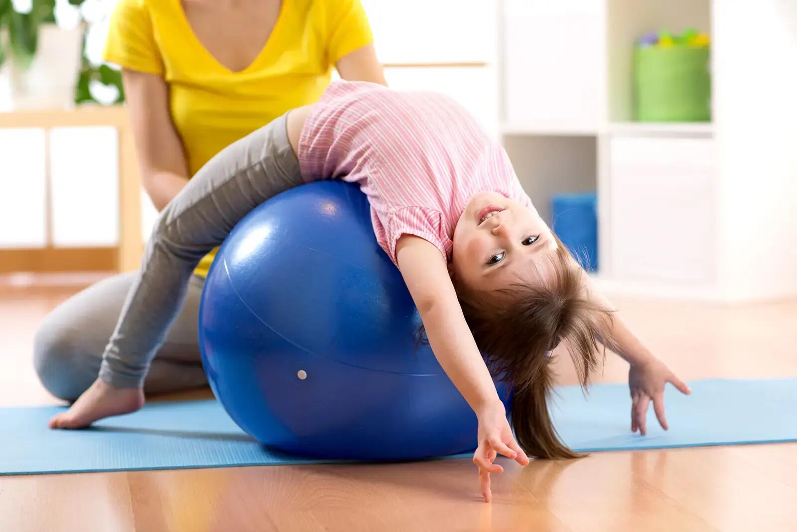 Pilates dla dzieci – podstawowe informacje, które warto znać