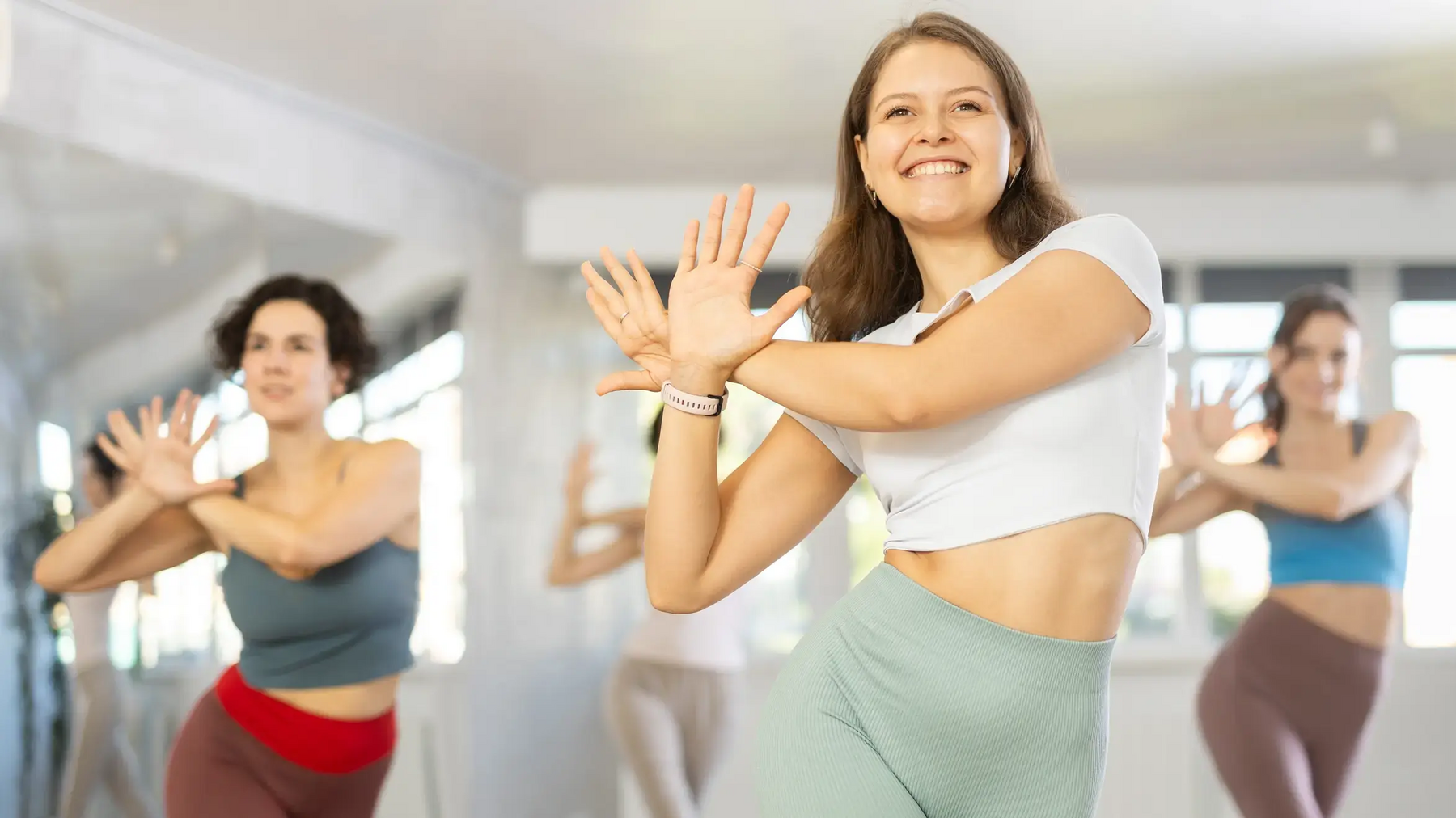 Kobiety ćwiczące zumbę toning