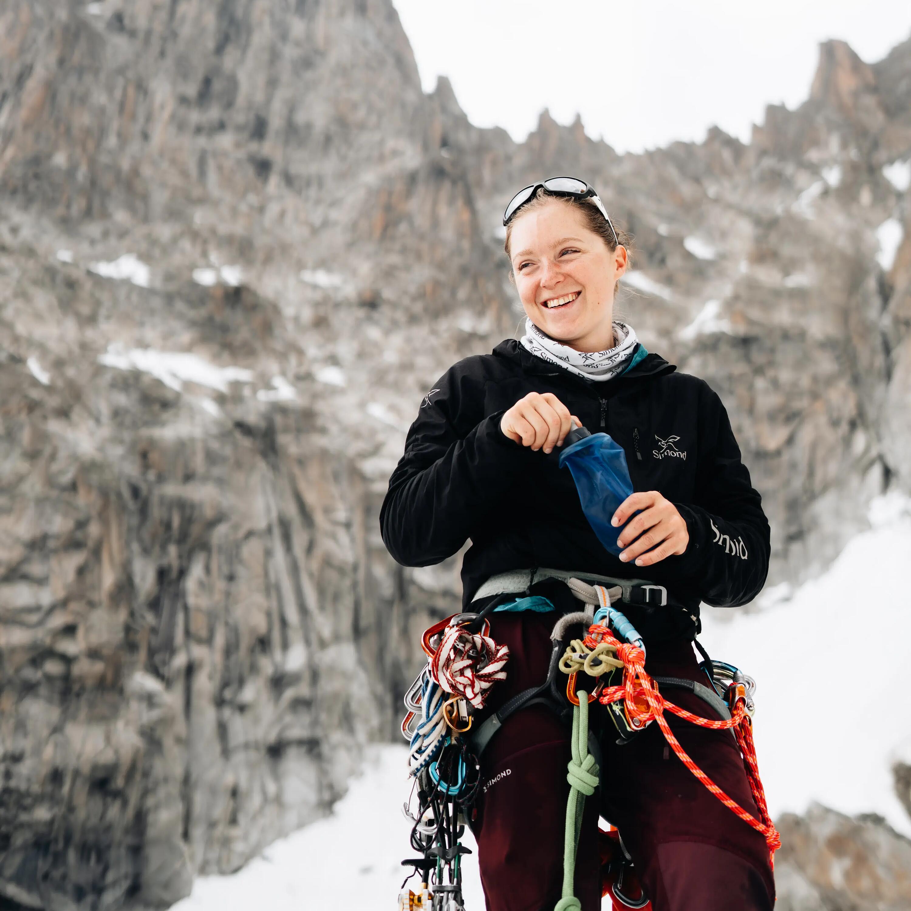 Annabelle Bouchardon record solo climbing in les drus