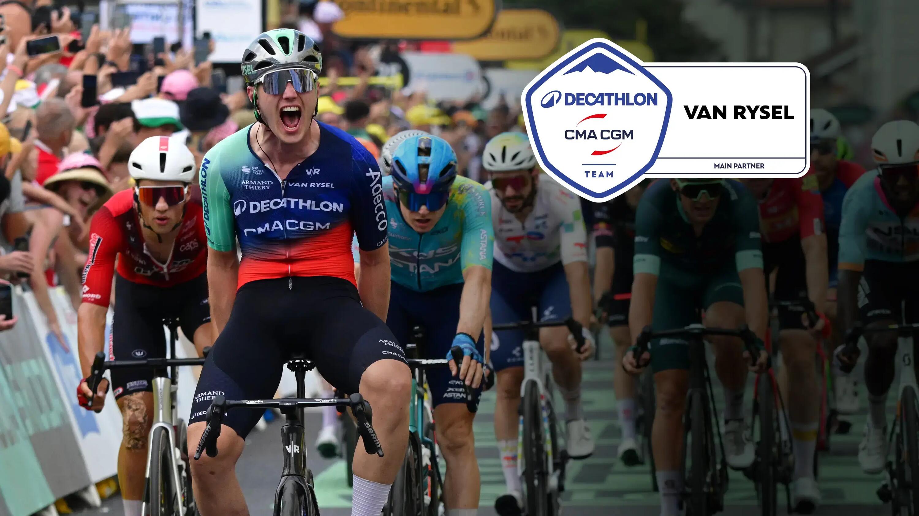 Grupo de ciclistas del equipo Decathlon CMA CGM