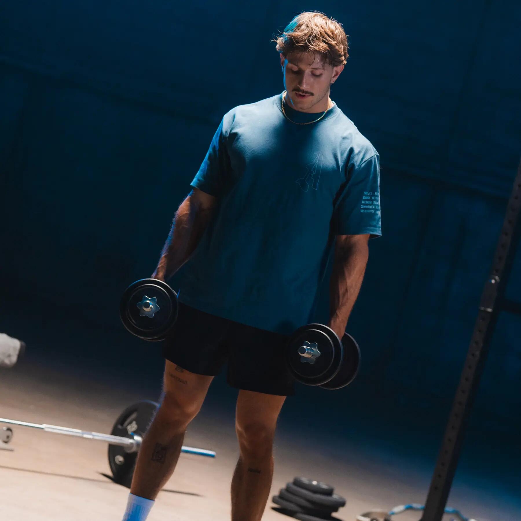 Homem a treinar