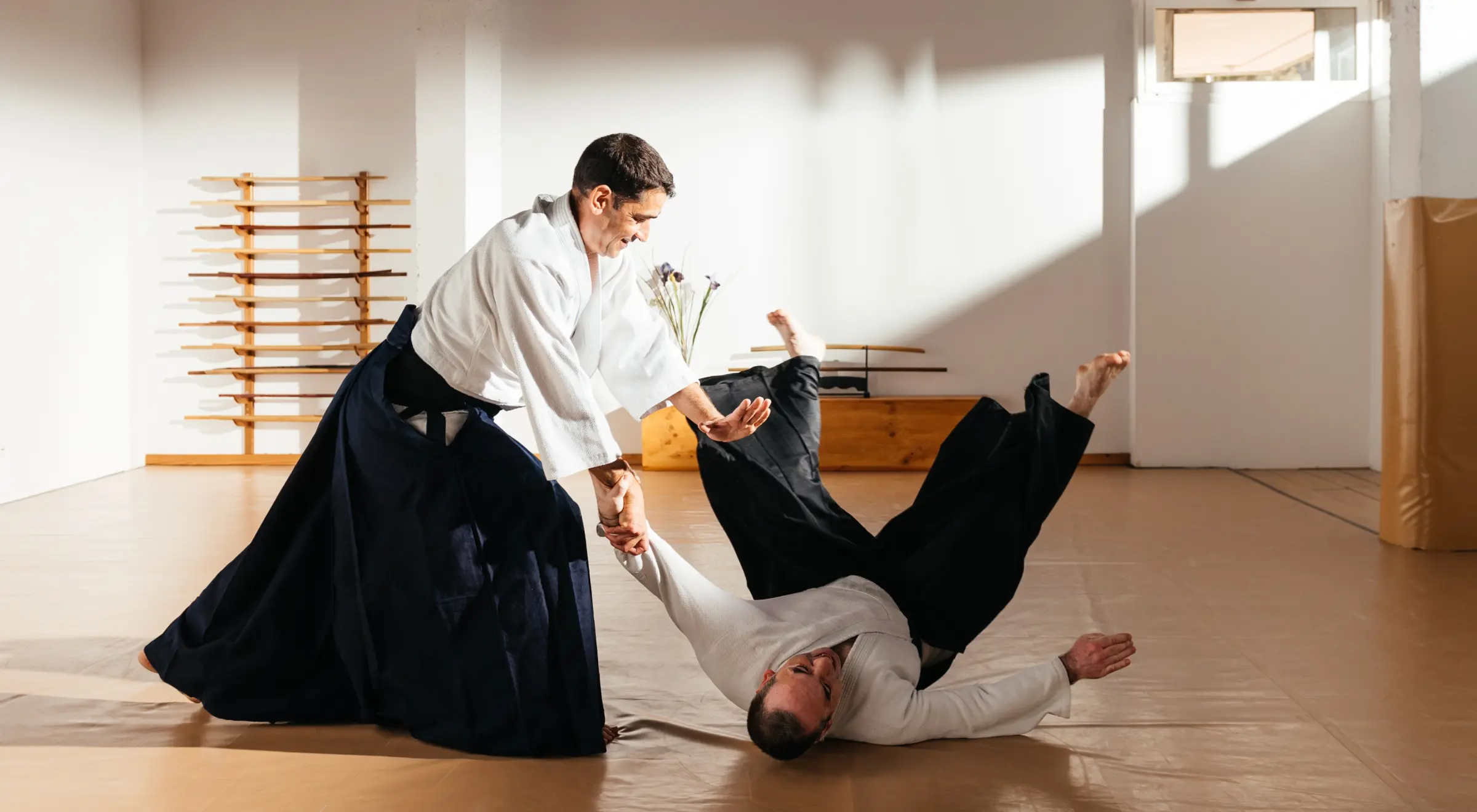 Czym jest ukemi w judo? Bezpieczne padanie