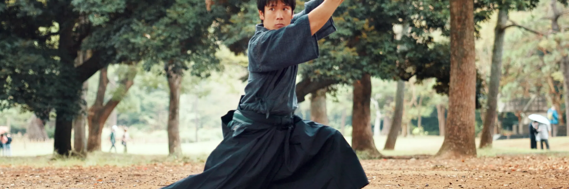 Mężczyzna trenujący jeet kune do