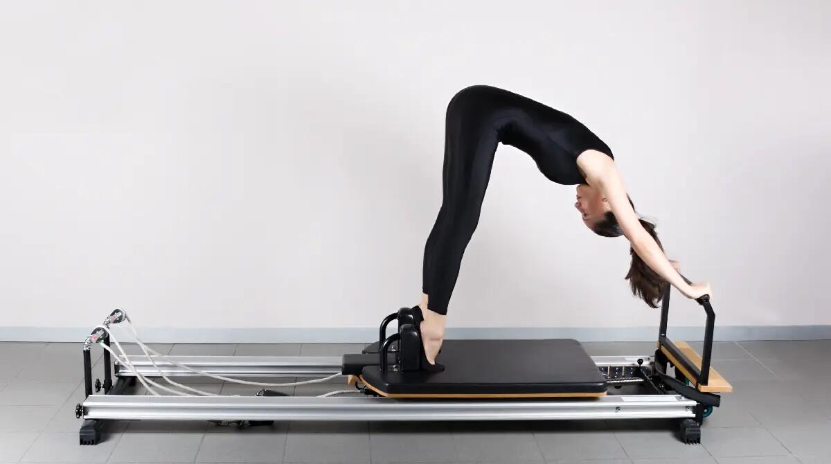 Elephant pilates na reformerze – ćwiczenie słoń krok po kroku
