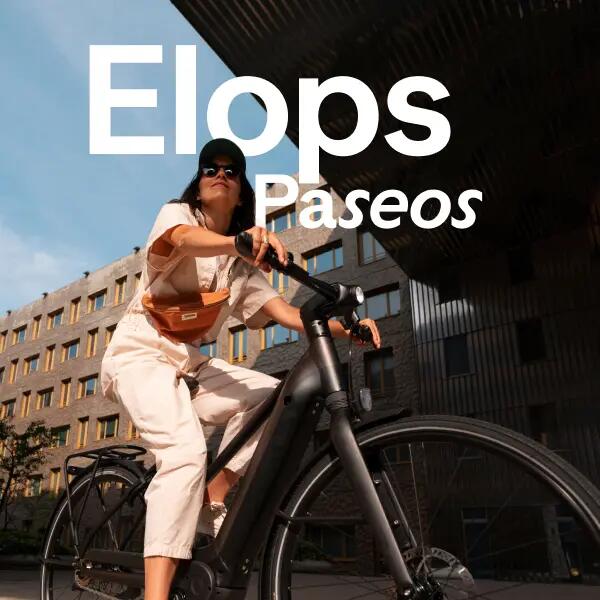 Persona en patinete eléctrico Oxelo