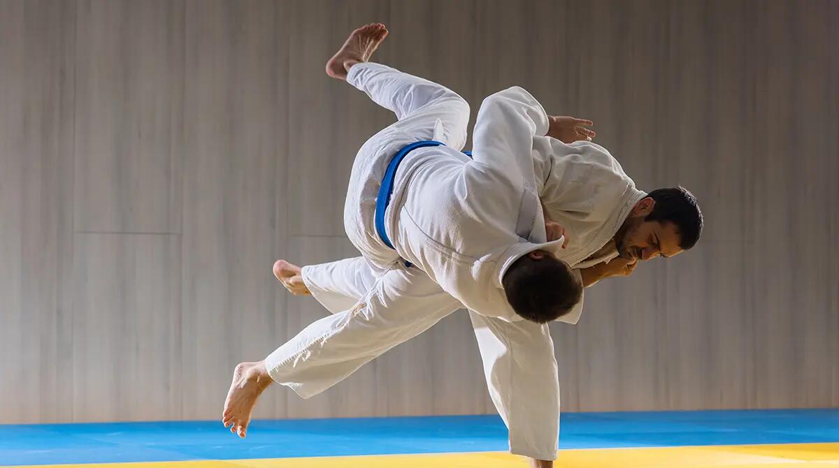 Rzut przez biodro w judo i nie tylko