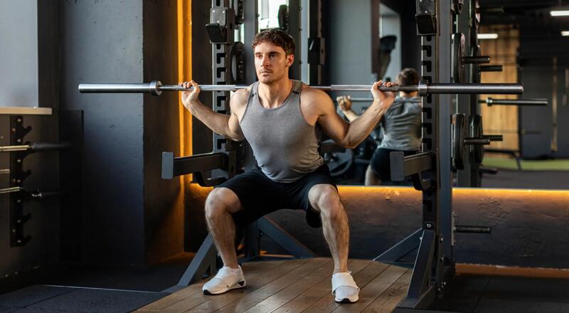 Przysiad z pinów (Pin squat) – siła i moc w pełnym zakresie ruchu
