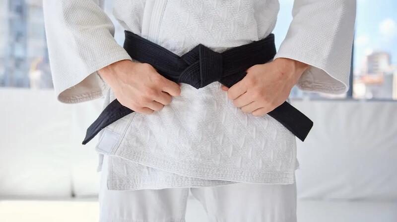 Wiązanie pasa aikido. Jak poprawnie zawiązać pas w tym sporcie?