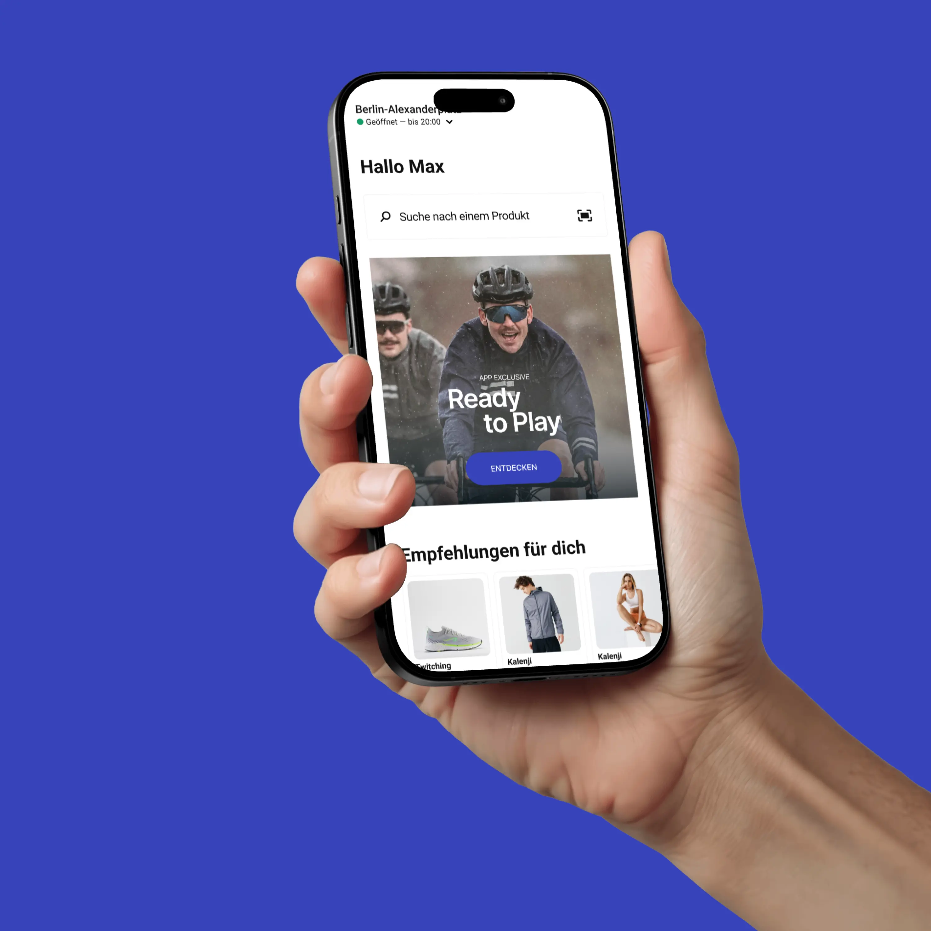 Handy in einer Handy auf der die Decathlon Shopping App ist