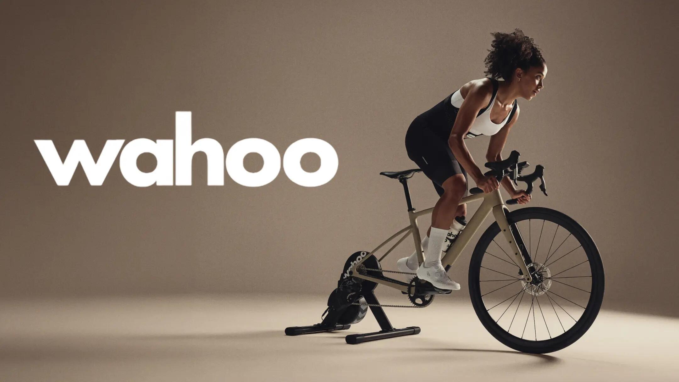 Ciclista con luz radar de Wahoo