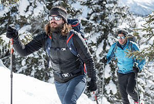 Discover all the benefits of snow hiking