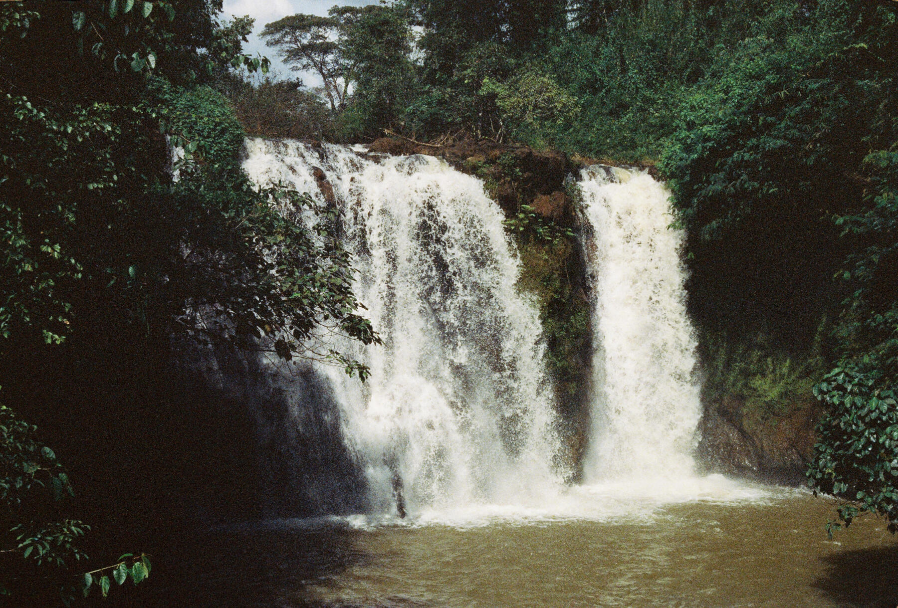 cascades banlung ratanakiri cambodge