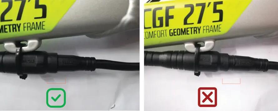 BTT Rockrider e-ST 500 - Enchufar el conector del motor