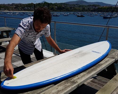 SURFBOARD WACHS ENTFERNEN