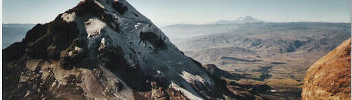 L’Illiniza sud depuis le sommet « nord » et le Chimborazo au loin rando trek
